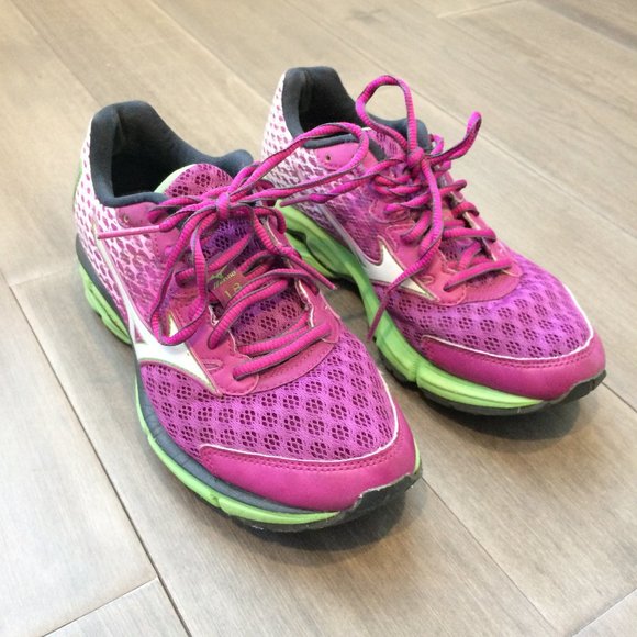 Mizuno Shoes - Mizuno Wave Rider 18